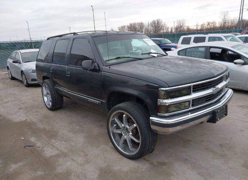 1999 Chevrolet Tahoe LS (VIN 1GNEK13RXXJ478731) main photo