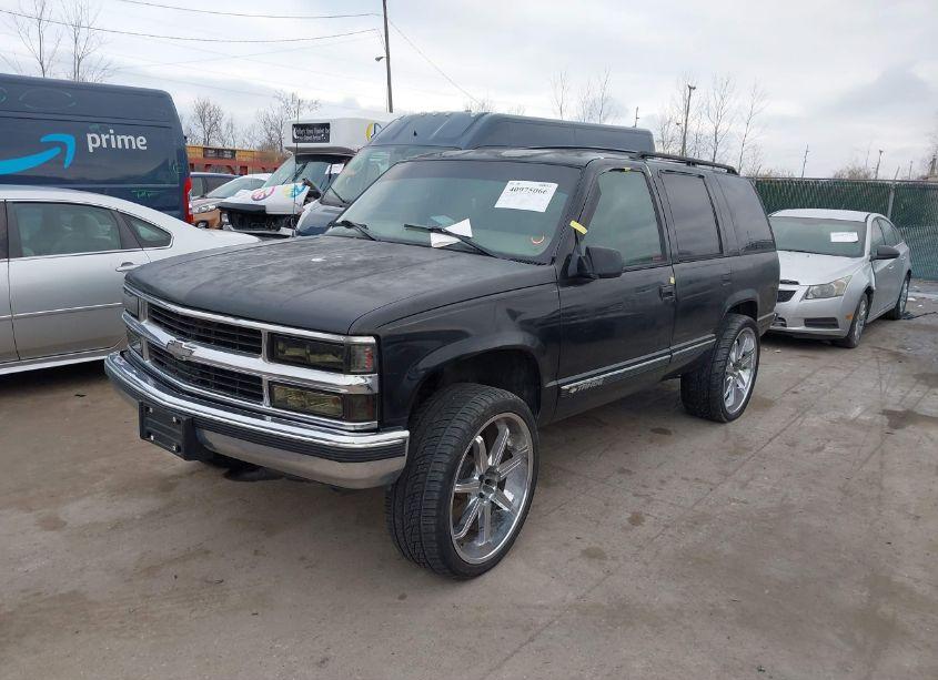 Photo 2 of 1999 Chevrolet Tahoe LS (VIN 1GNEK13RXXJ478731)