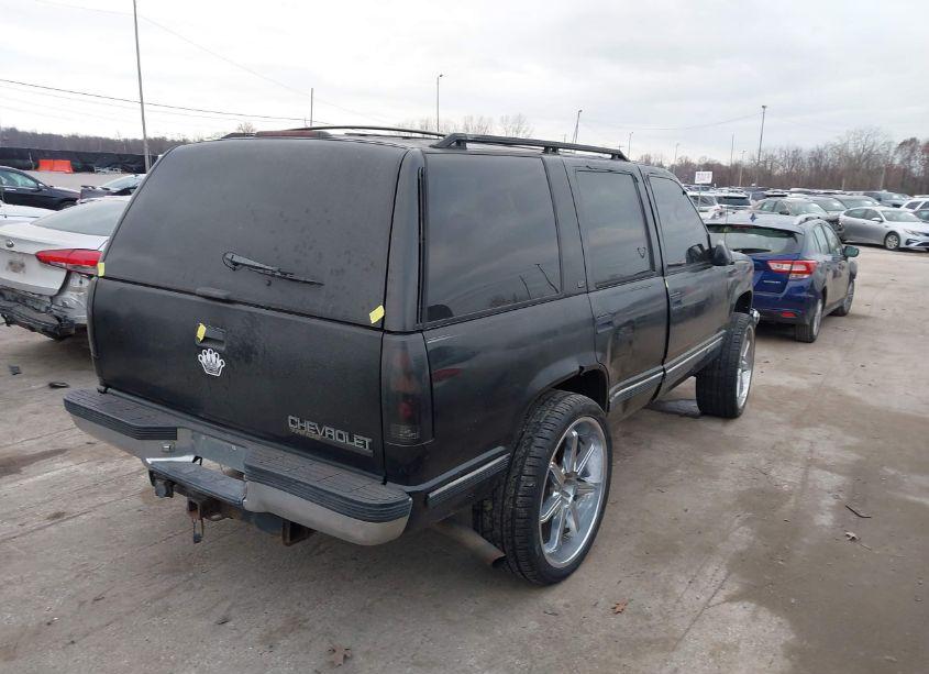 Photo 4 of 1999 Chevrolet Tahoe LS (VIN 1GNEK13RXXJ478731)