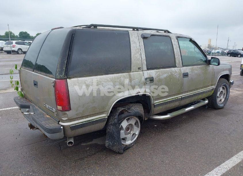 Photo 4 of 1999 Chevrolet Tahoe LS (VIN 1GNEK13RXXJ494072)