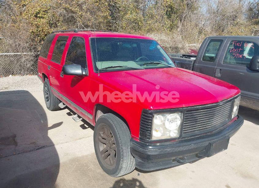 1999 Chevrolet Tahoe LS (VIN 1GNEK13RXXR121504) main photo