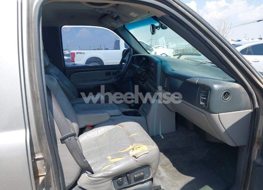 Photo 5 of 2001 Chevrolet Tahoe LT (VIN 1GNEK13T01J115096)