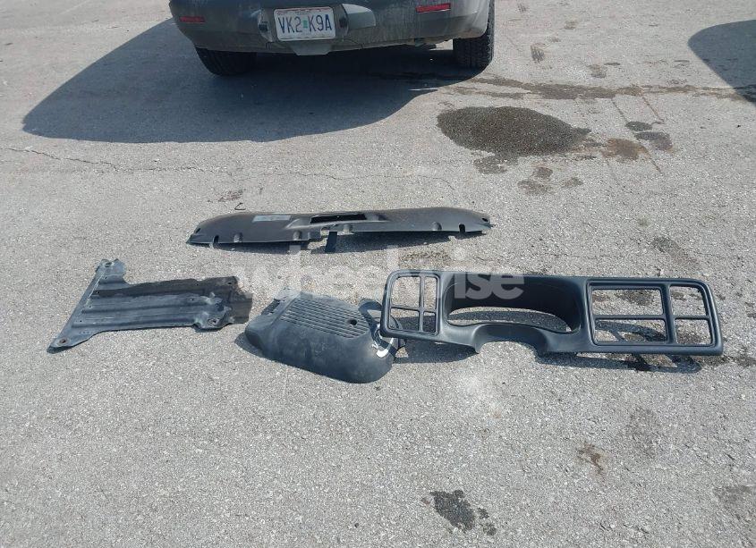 Photo 12 of 2001 Chevrolet Tahoe LS (VIN 1GNEK13T01J287838)