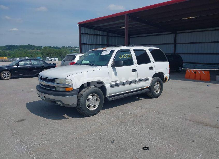 Photo 2 of 2001 Chevrolet Tahoe LS (VIN 1GNEK13T01J287838)