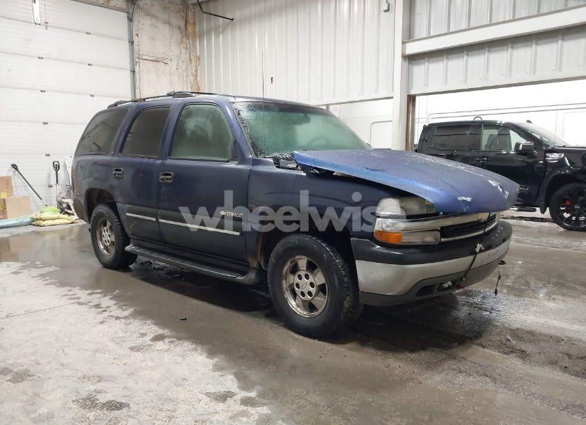 2001 Chevrolet Tahoe LS (VIN 1GNEK13T01R120820) main photo
