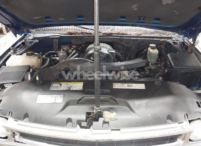 Photo 10 of 2001 Chevrolet Tahoe LS (VIN 1GNEK13T01R120820)