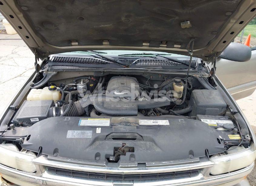 Photo 10 of 2001 Chevrolet Tahoe LT (VIN 1GNEK13T01R128643)