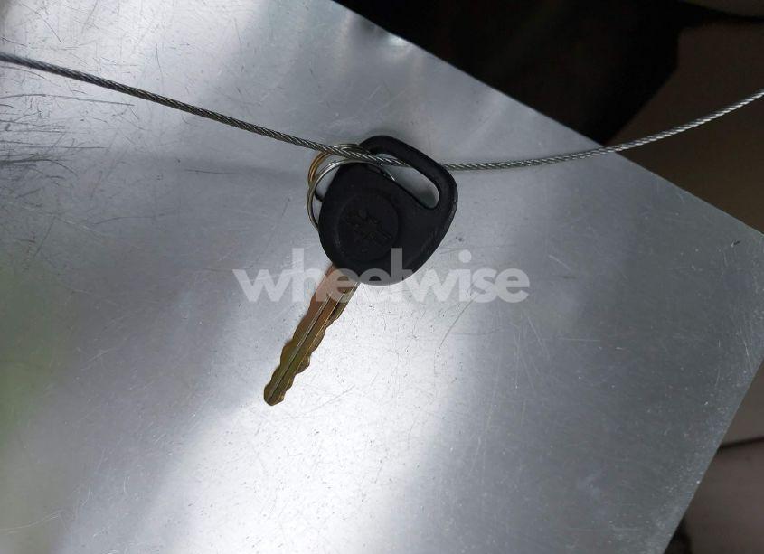 Photo 11 of 2001 Chevrolet Tahoe LT (VIN 1GNEK13T01R128643)