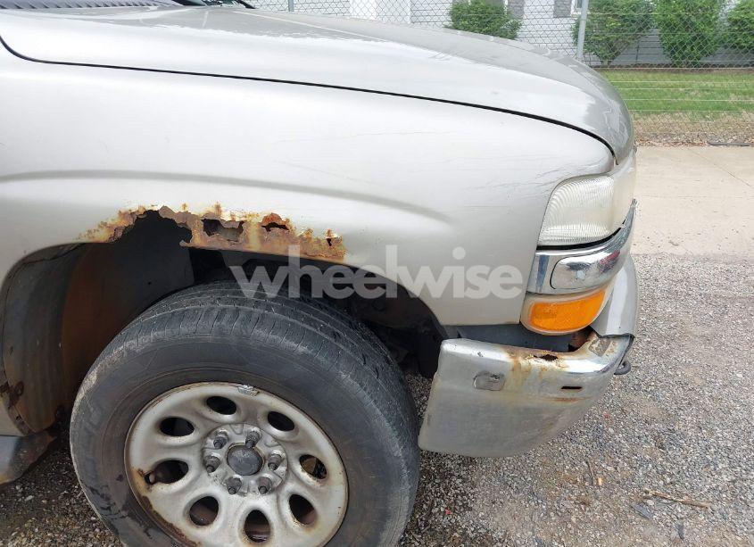 Photo 18 of 2001 Chevrolet Tahoe LT (VIN 1GNEK13T01R128643)