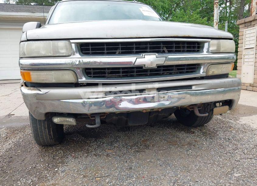 Photo 6 of 2001 Chevrolet Tahoe LT (VIN 1GNEK13T01R128643)