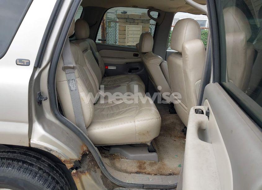 Photo 8 of 2001 Chevrolet Tahoe LT (VIN 1GNEK13T01R128643)