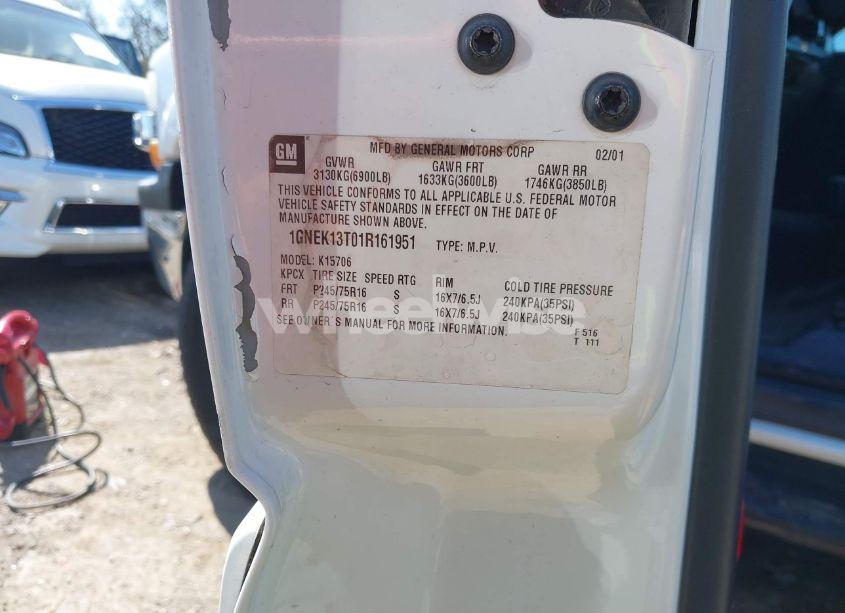 Photo 9 of 2001 Chevrolet Tahoe LS (VIN 1GNEK13T01R161951)