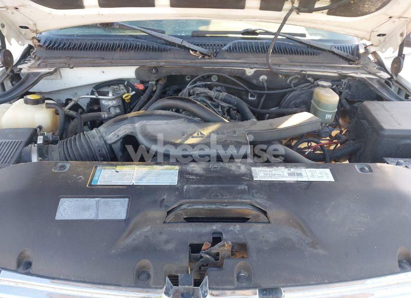 Photo 10 of 2001 Chevrolet Tahoe LT (VIN 1GNEK13T01R175168)