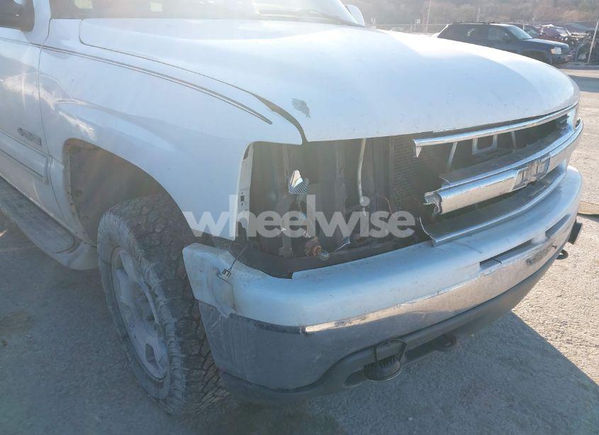 Photo 6 of 2001 Chevrolet Tahoe LT (VIN 1GNEK13T01R175168)