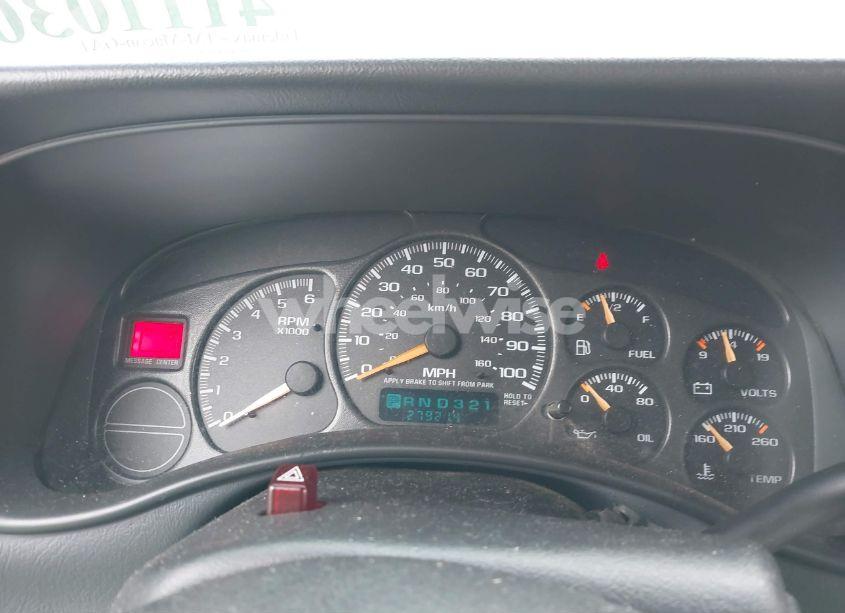 Photo 7 of 2001 Chevrolet Tahoe LT (VIN 1GNEK13T01R189068)