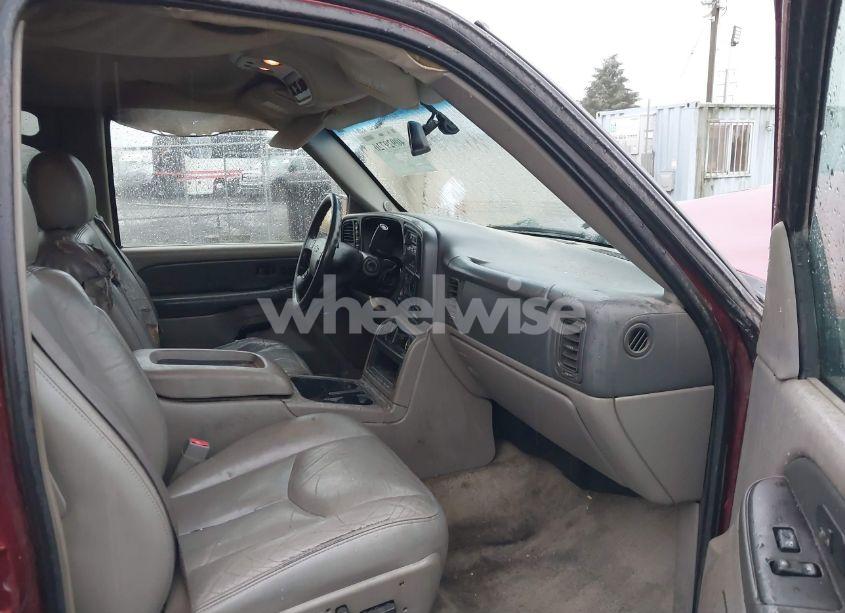 Photo 5 of 2003 Chevrolet Tahoe LT (VIN 1GNEK13T03R105320)