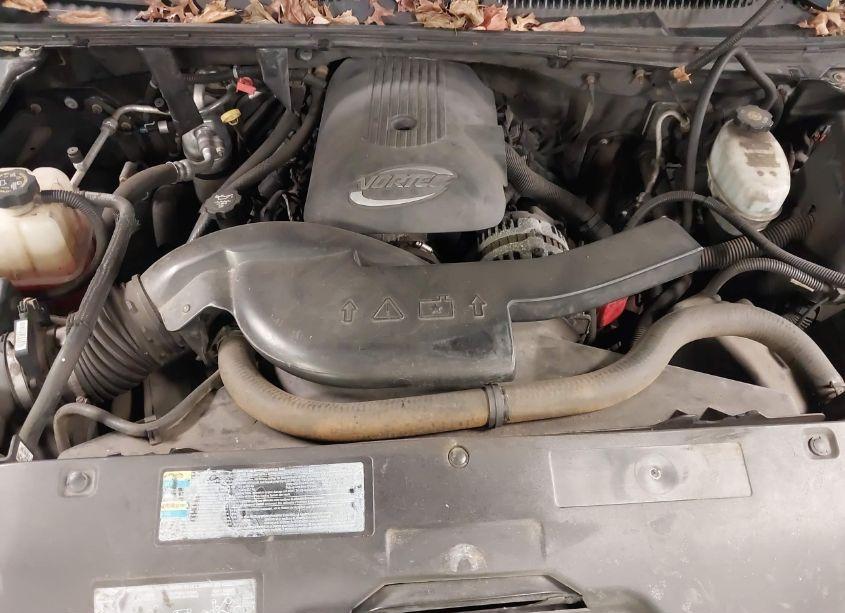 Photo 10 of 2004 Chevrolet Tahoe LS (VIN 1GNEK13T04J293885)