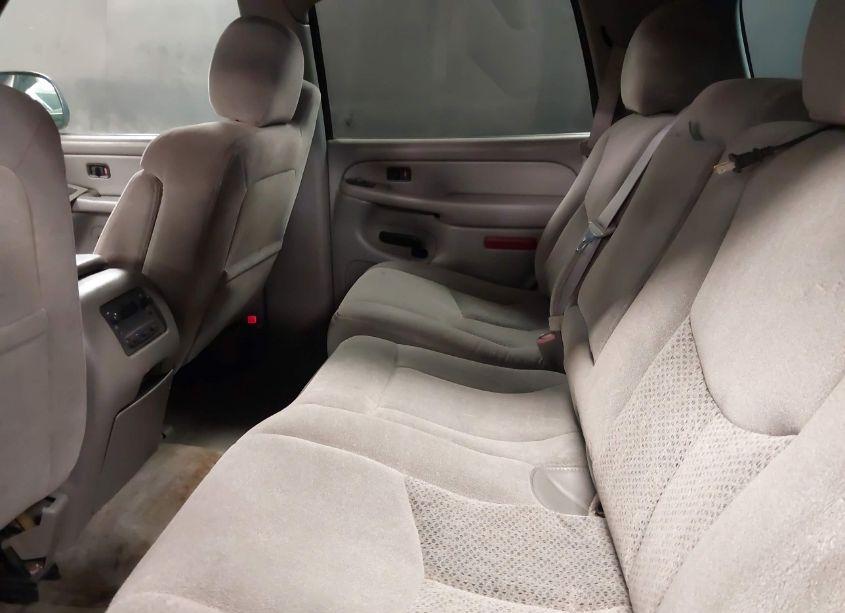 Photo 8 of 2004 Chevrolet Tahoe LS (VIN 1GNEK13T04J293885)