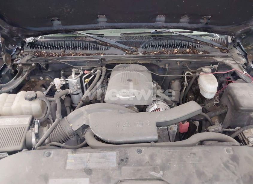 Photo 10 of 2005 Chevrolet Tahoe LT (VIN 1GNEK13T05J152302)