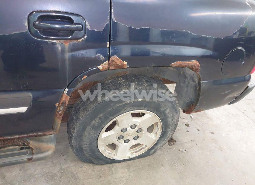 Photo 12 of 2005 Chevrolet Tahoe LT (VIN 1GNEK13T05J152302)