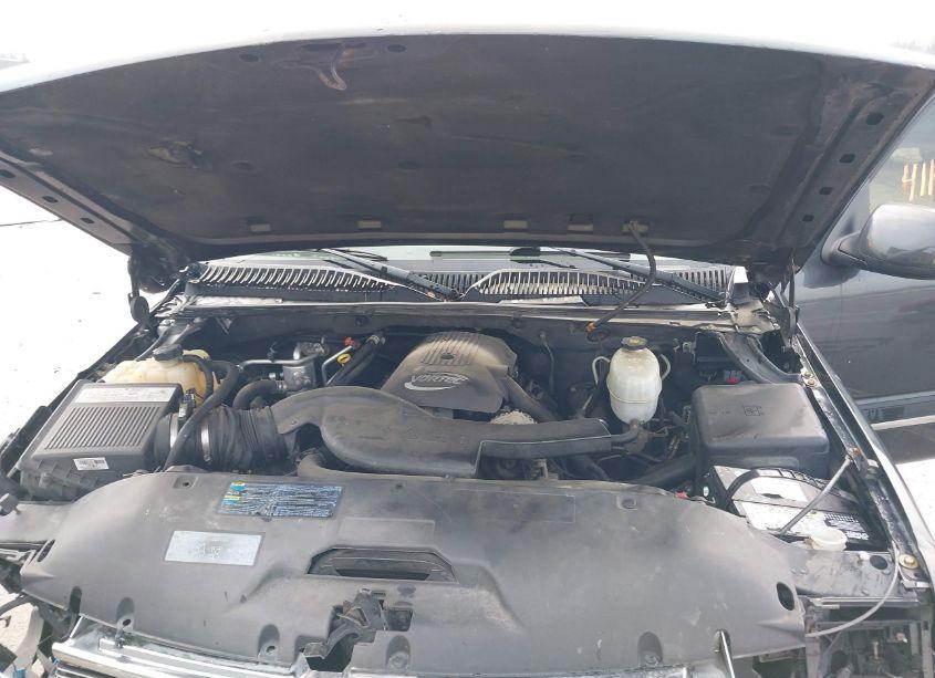 Photo 10 of 2005 Chevrolet Tahoe LT (VIN 1GNEK13T05J180942)