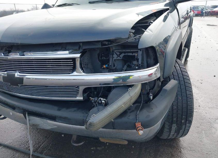 Photo 18 of 2005 Chevrolet Tahoe LT (VIN 1GNEK13T05J180942)