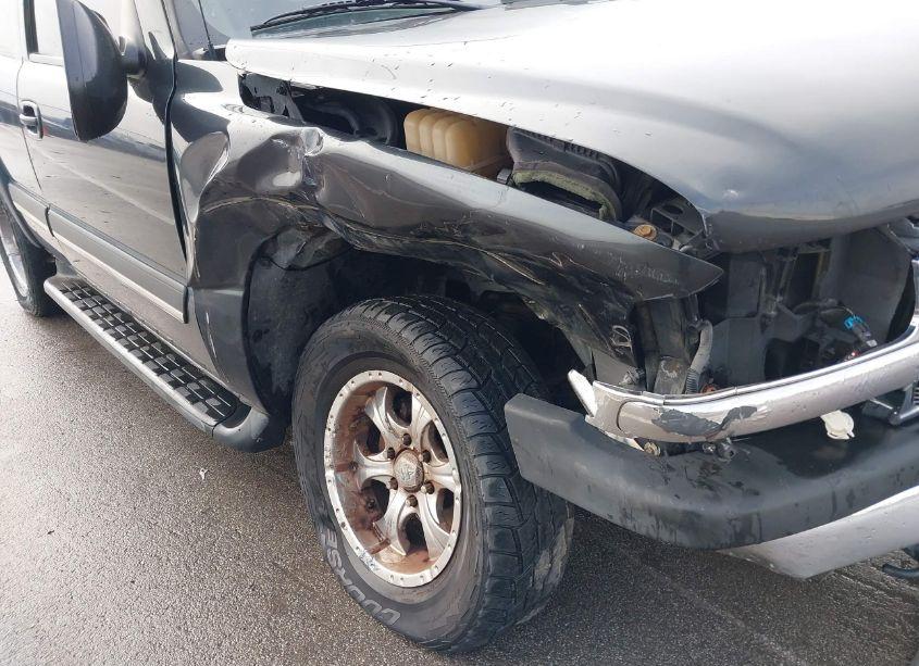 Photo 19 of 2005 Chevrolet Tahoe LT (VIN 1GNEK13T05J180942)