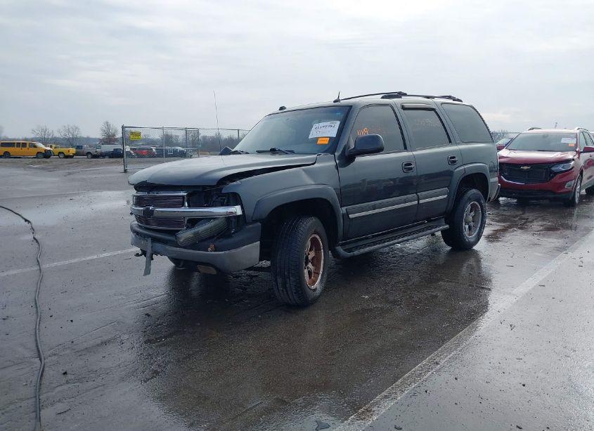 Photo 2 of 2005 Chevrolet Tahoe LT (VIN 1GNEK13T05J180942)