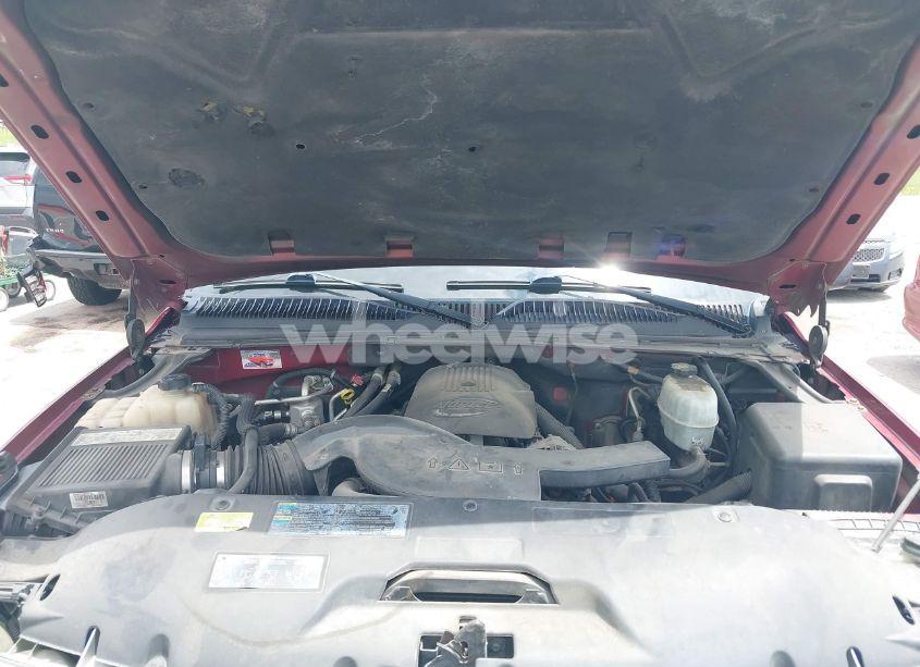 Photo 10 of 2005 Chevrolet Tahoe LS (VIN 1GNEK13T05J194601)