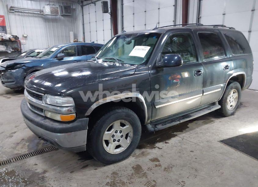 Photo 2 of 2005 Chevrolet Tahoe LT (VIN 1GNEK13T05J200462)