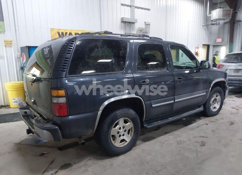 Photo 4 of 2005 Chevrolet Tahoe LT (VIN 1GNEK13T05J200462)