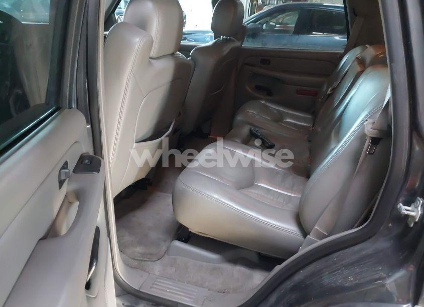 Photo 8 of 2005 Chevrolet Tahoe LT (VIN 1GNEK13T05J200462)