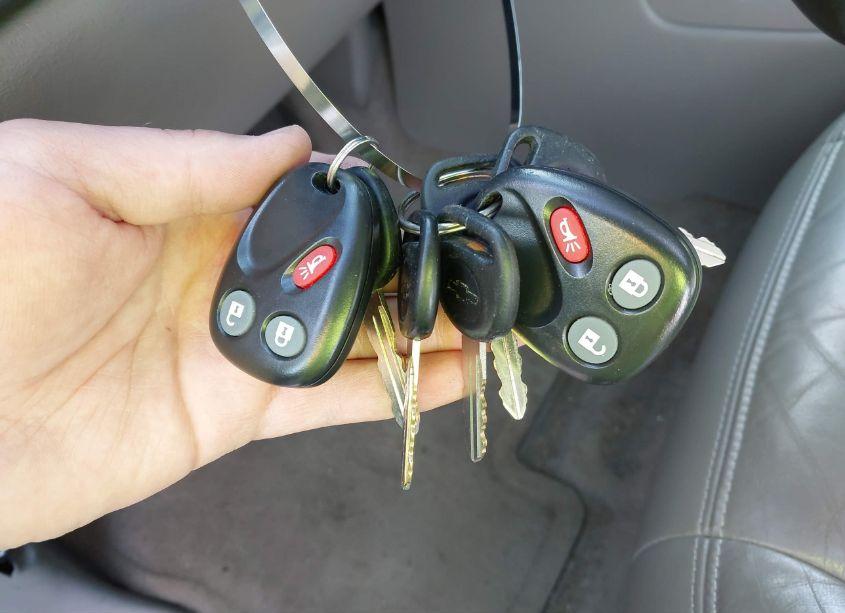 Photo 11 of 2005 Chevrolet Tahoe LT (VIN 1GNEK13T05R139776)