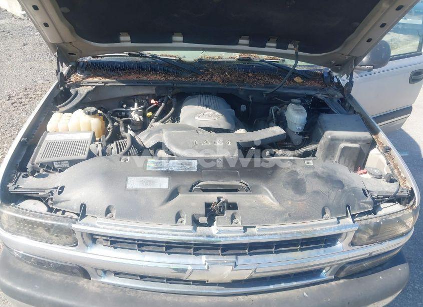 Photo 10 of 2005 Chevrolet Tahoe LS (VIN 1GNEK13T05R150003)