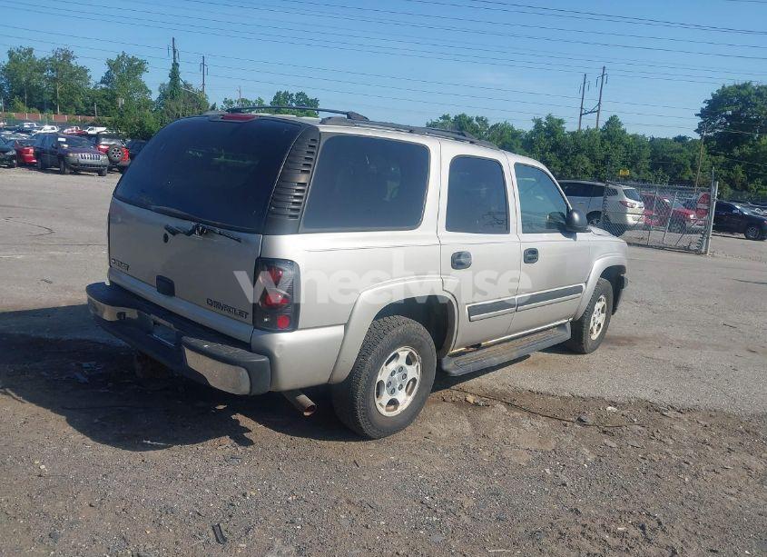 Photo 4 of 2005 Chevrolet Tahoe LS (VIN 1GNEK13T05R150003)