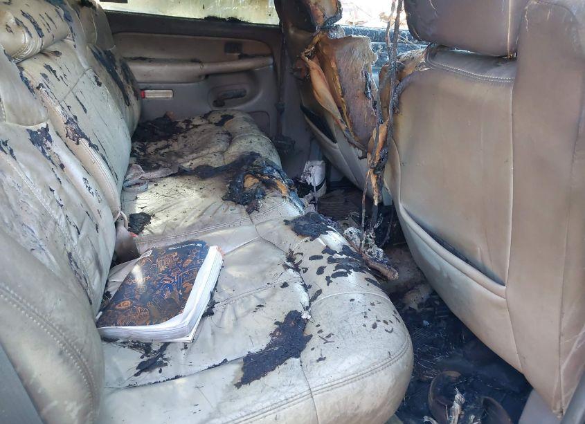 Photo 8 of 2000 Chevrolet Tahoe ALL NEW LS (VIN 1GNEK13T0YJ192528)