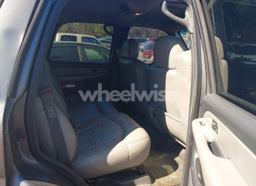 Photo 8 of 2001 Chevrolet Tahoe LT (VIN 1GNEK13T11J144185)