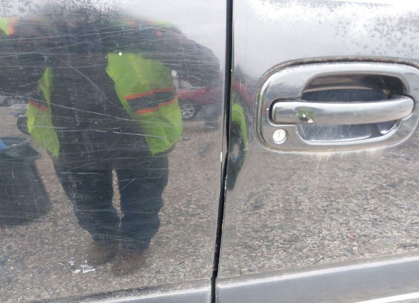 Photo 13 of 2001 Chevrolet Tahoe LT (VIN 1GNEK13T11J146843)