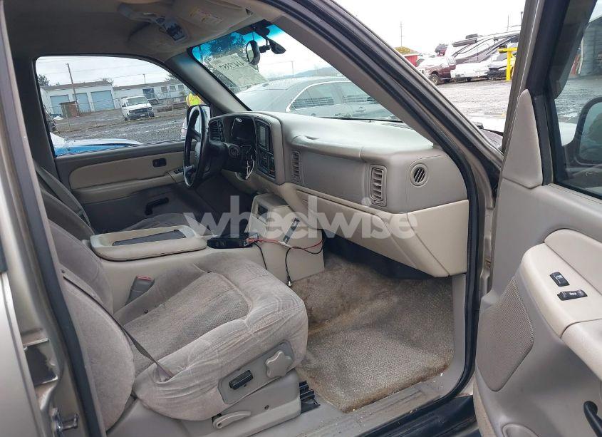 Photo 5 of 2001 Chevrolet Tahoe LS (VIN 1GNEK13T11R109826)