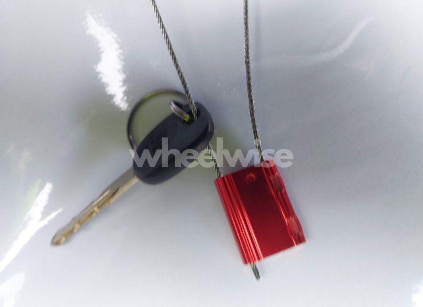 Photo 11 of 2001 Chevrolet Tahoe LT (VIN 1GNEK13T11R220778)