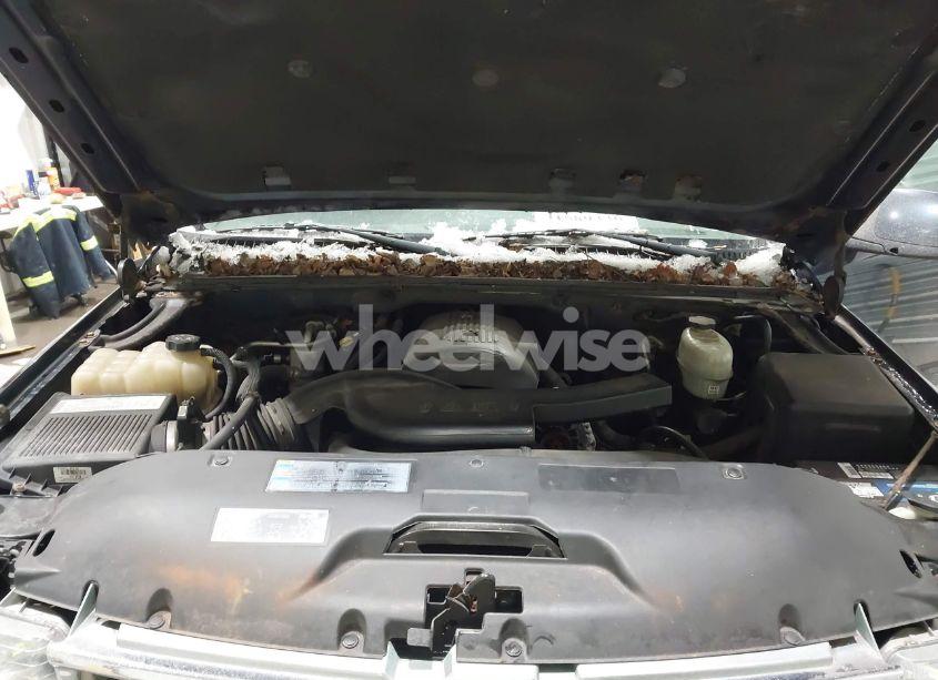 Photo 10 of 2004 Chevrolet Tahoe LT (VIN 1GNEK13T14J195982)