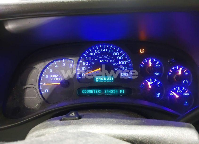 Photo 7 of 2004 Chevrolet Tahoe LT (VIN 1GNEK13T14J195982)