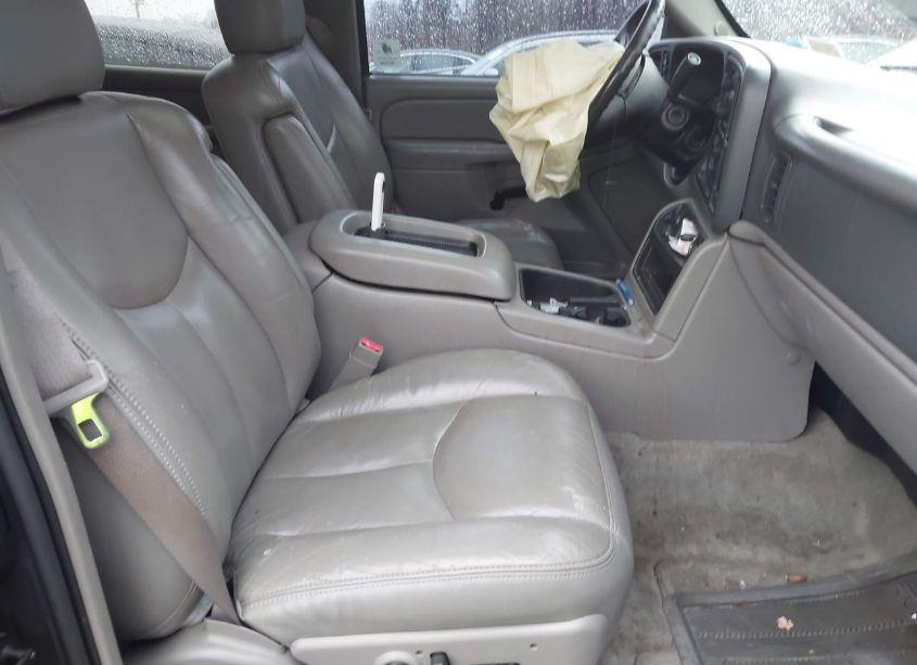 Photo 5 of 2004 Chevrolet Tahoe LT (VIN 1GNEK13T14R119292)