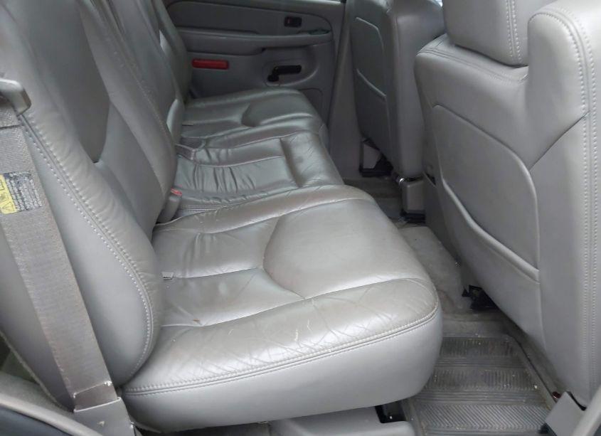 Photo 8 of 2004 Chevrolet Tahoe LT (VIN 1GNEK13T14R119292)