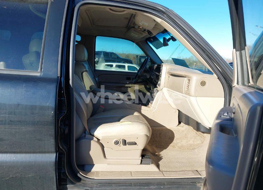 Photo 5 of 2004 Chevrolet Tahoe Z71 (VIN 1GNEK13T14R180481)