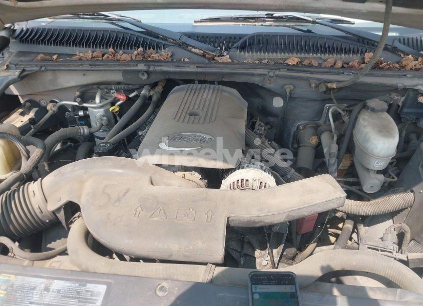 Photo 10 of 2005 Chevrolet Tahoe LS (VIN 1GNEK13T15J110947)