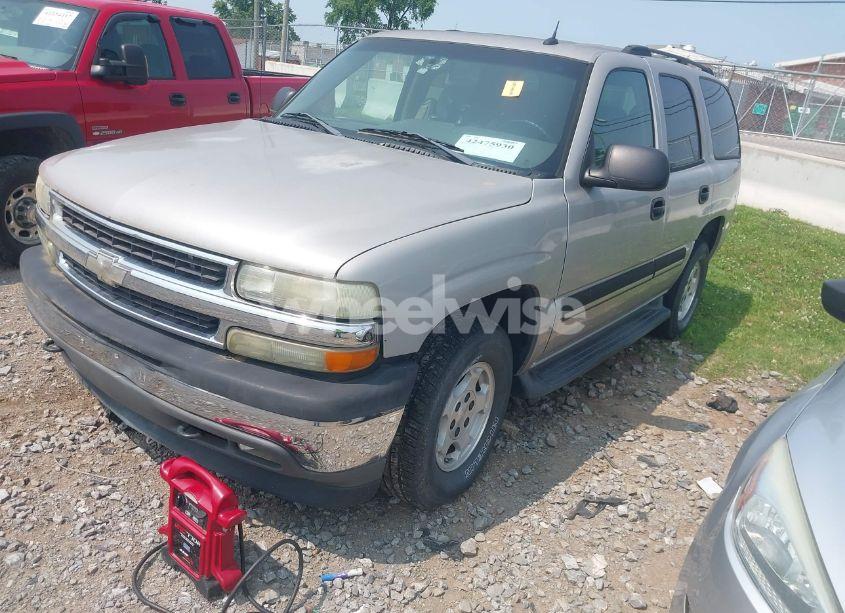 Photo 2 of 2005 Chevrolet Tahoe LS (VIN 1GNEK13T15J110947)