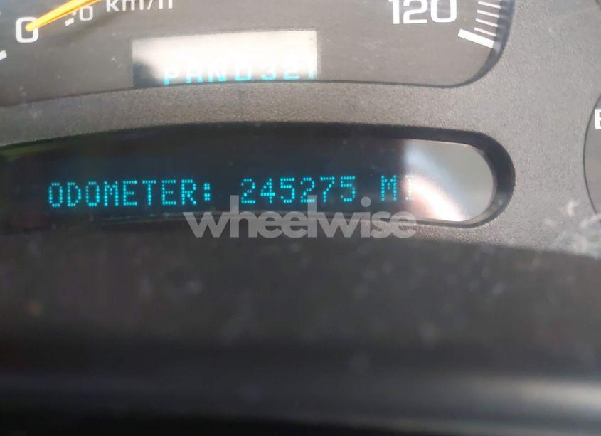 Photo 7 of 2005 Chevrolet Tahoe LS (VIN 1GNEK13T15J110947)