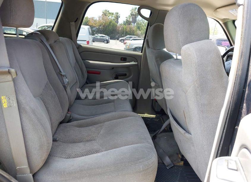 Photo 8 of 2005 Chevrolet Tahoe LS (VIN 1GNEK13T15J263926)