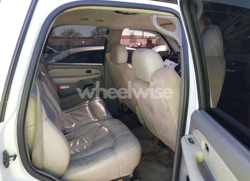 Photo 8 of 2001 Chevrolet Tahoe LT (VIN 1GNEK13T21J264755)